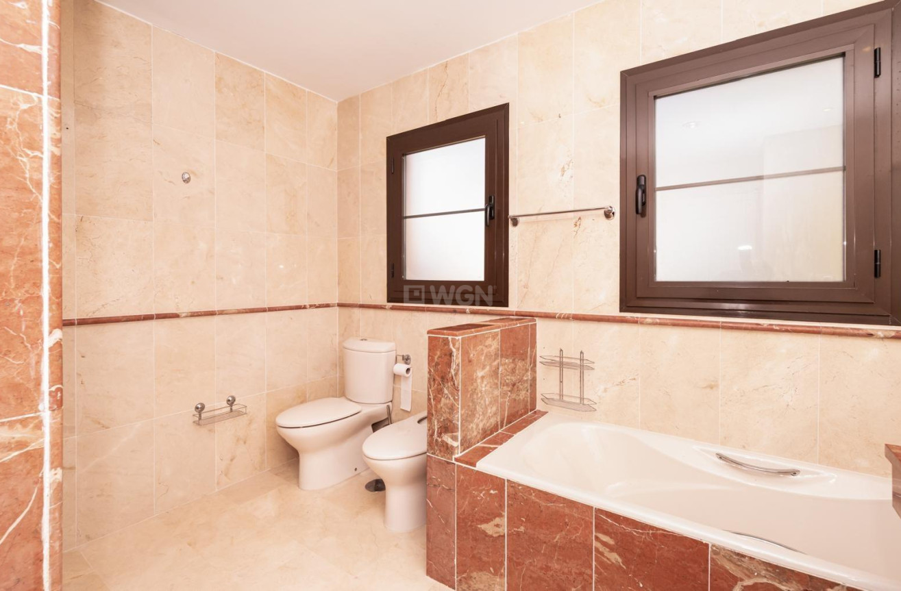 Wiederverkauf - Wohnung - Estepona - Atalaya-isdabe