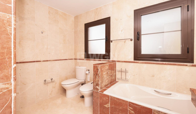 Wiederverkauf - Wohnung - Estepona - Atalaya-isdabe