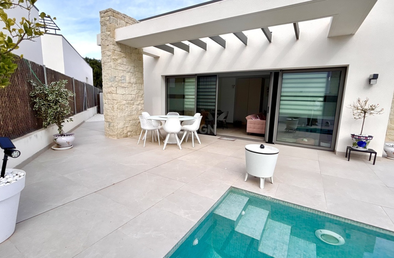 Odsprzedaż - Villa - San Miguel de Salinas - Costa Blanca