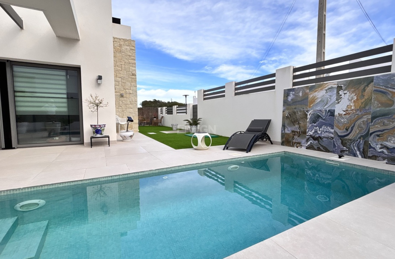 Odsprzedaż - Villa - San Miguel de Salinas - Costa Blanca