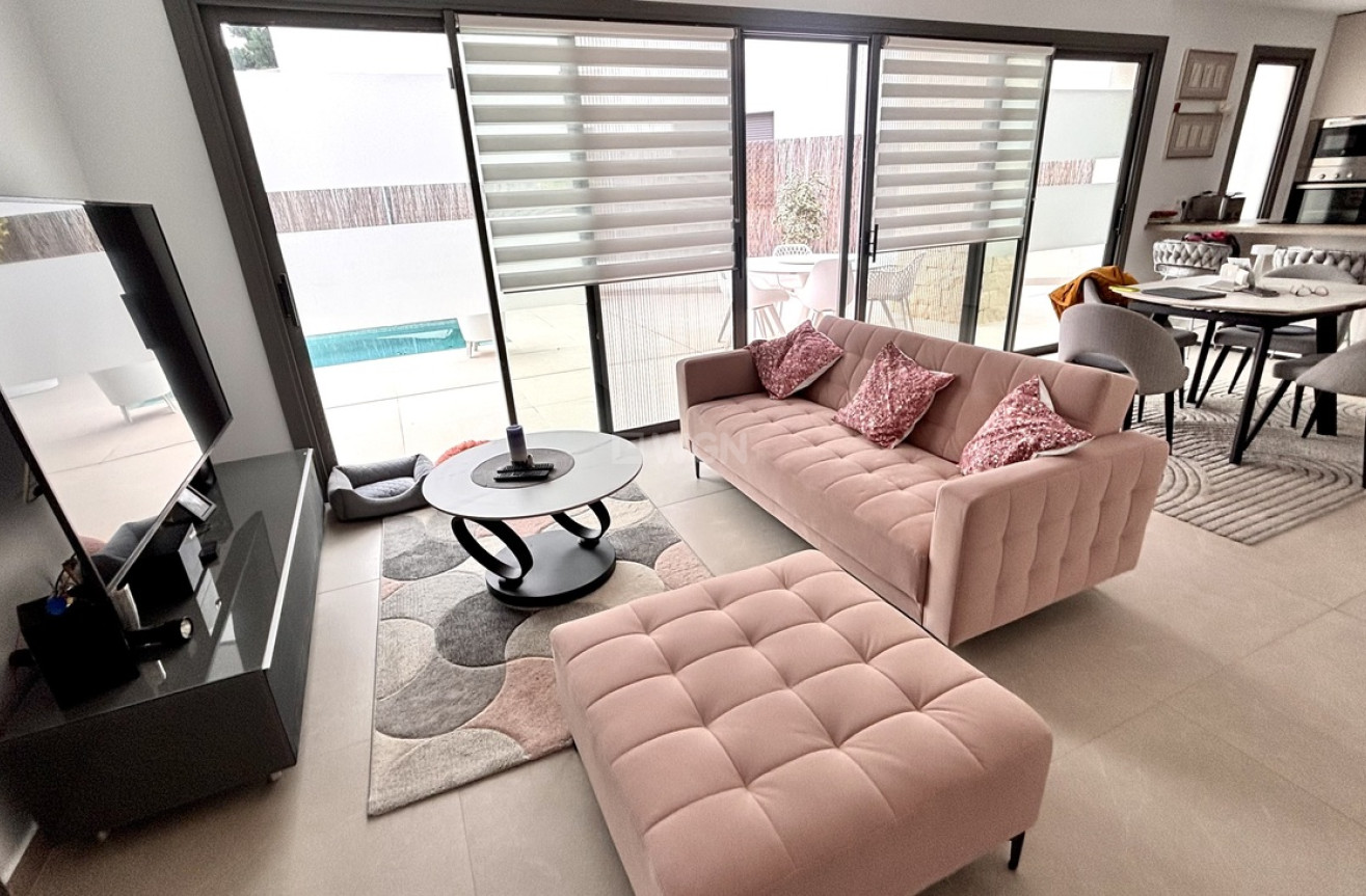 Odsprzedaż - Villa - San Miguel de Salinas - Costa Blanca