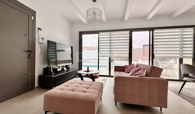 Odsprzedaż - Villa - San Miguel de Salinas - Costa Blanca