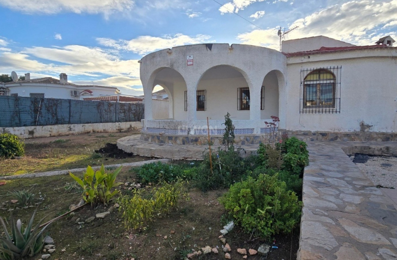 Resale - Villa - Torrevieja - Costa Blanca