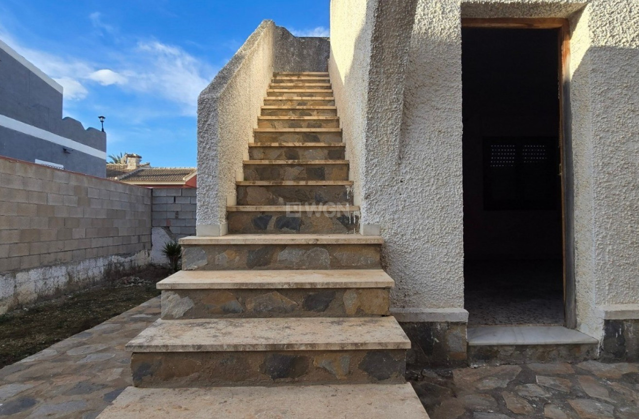 Resale - Villa - Torrevieja - Costa Blanca