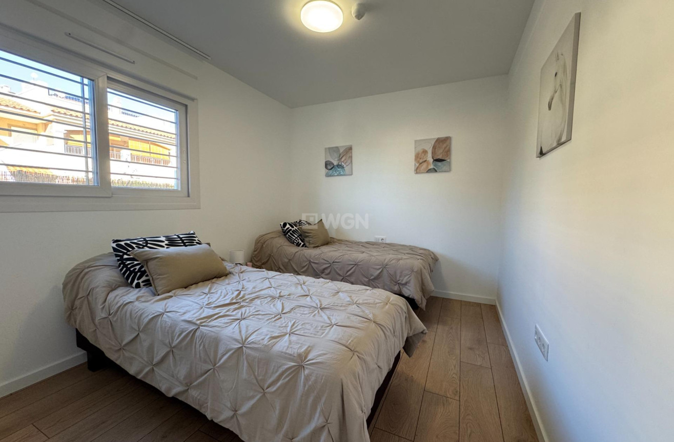 Odsprzedaż - Mieszkanie w bloku - Pilar de la Horadada - Riomar