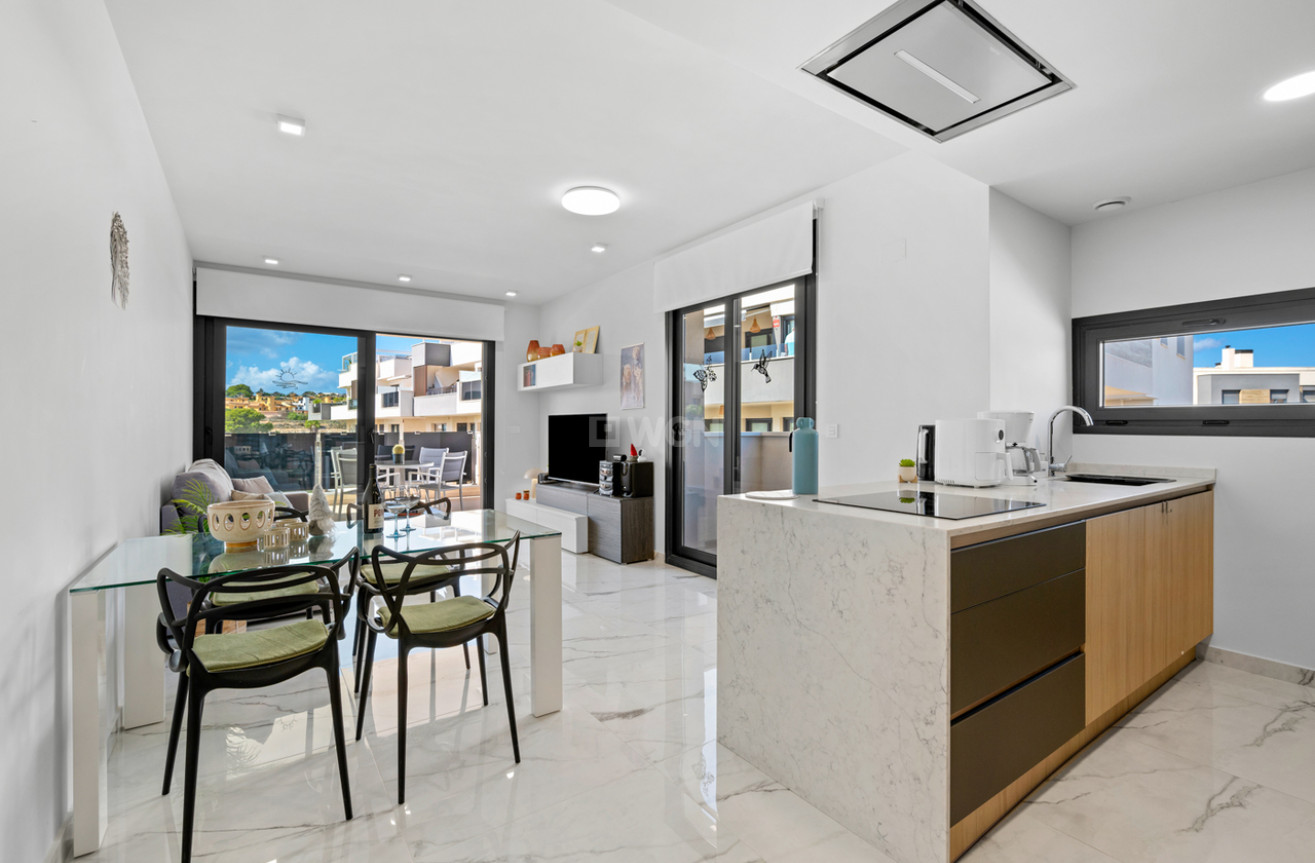 Resale - Apartment / flat - Villamartin - Costa Blanca