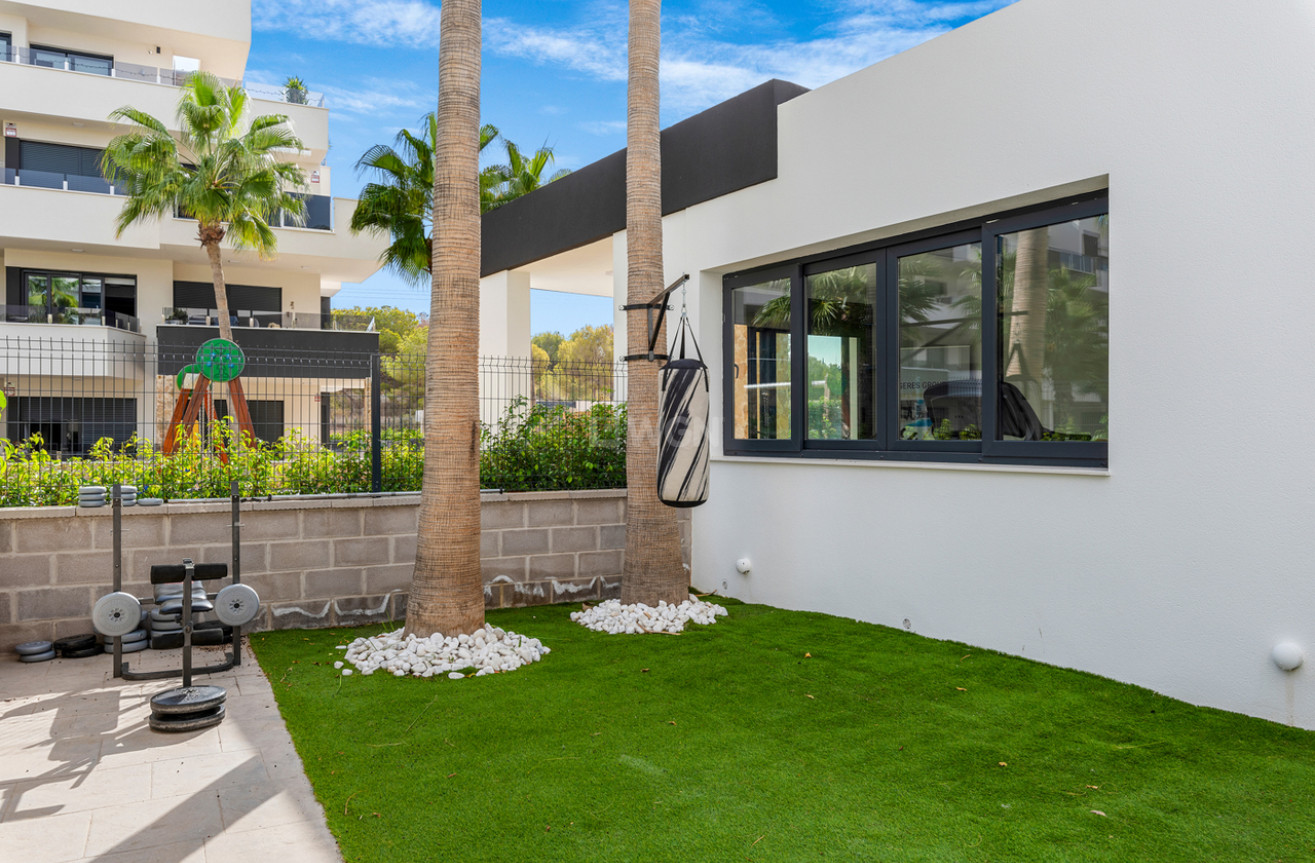 Resale - Apartment / flat - Villamartin - Costa Blanca