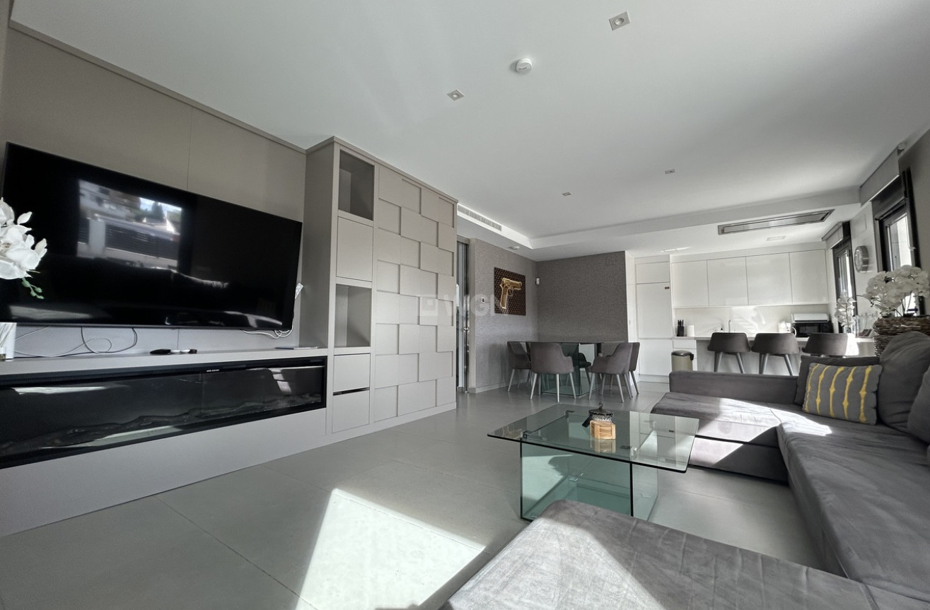 Odsprzedaż - Villa - Los Balcones - Costa Blanca