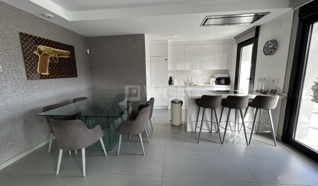 Odsprzedaż - Villa - Los Balcones - Costa Blanca