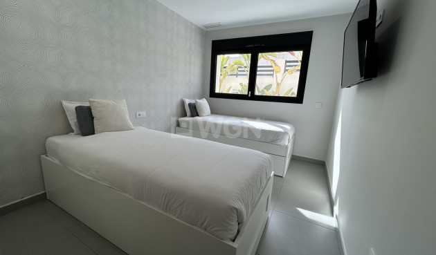 Odsprzedaż - Villa - Los Balcones - Costa Blanca