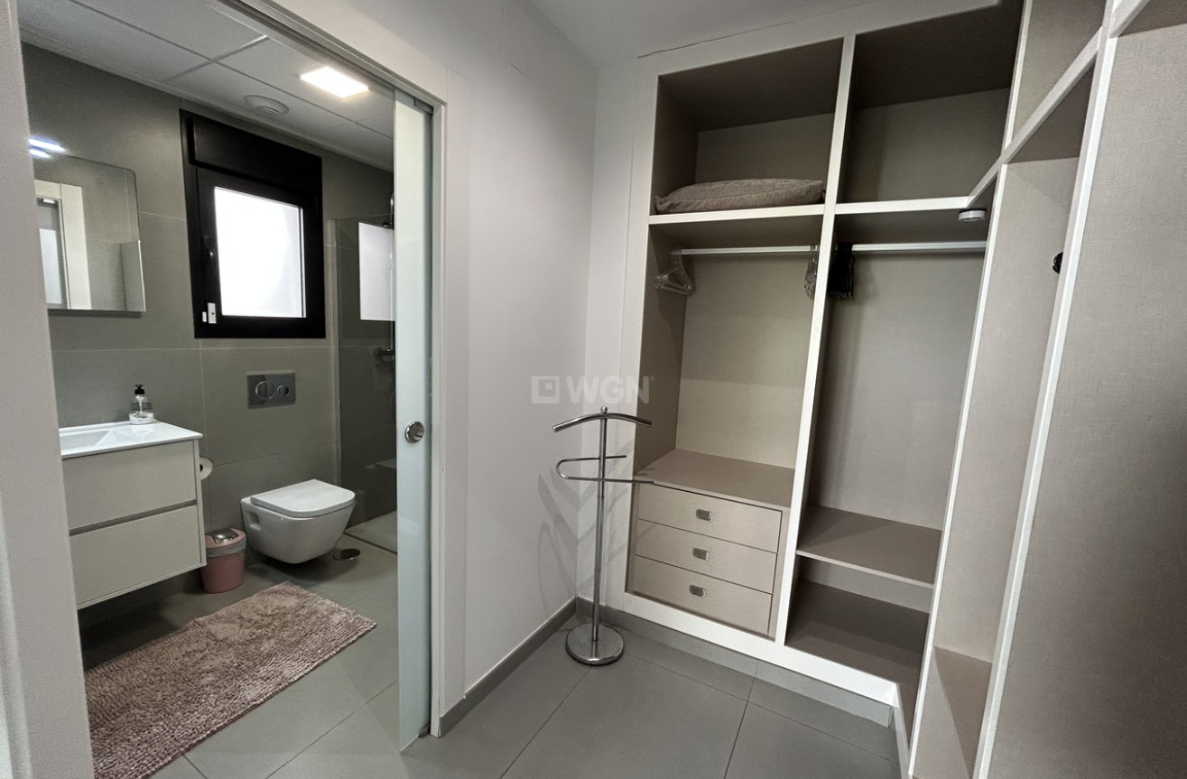 Odsprzedaż - Villa - Los Balcones - Costa Blanca