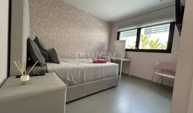 Odsprzedaż - Villa - Los Balcones - Costa Blanca