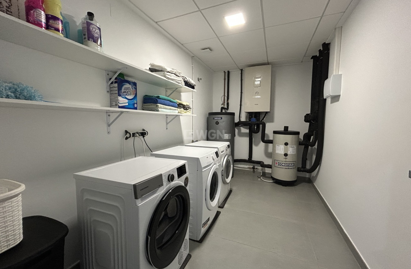 Odsprzedaż - Villa - Los Balcones - Costa Blanca