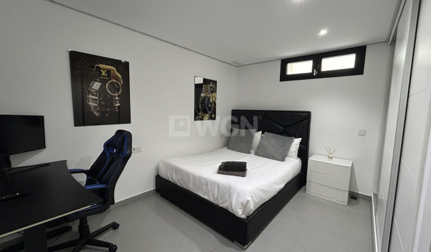 Odsprzedaż - Villa - Los Balcones - Costa Blanca