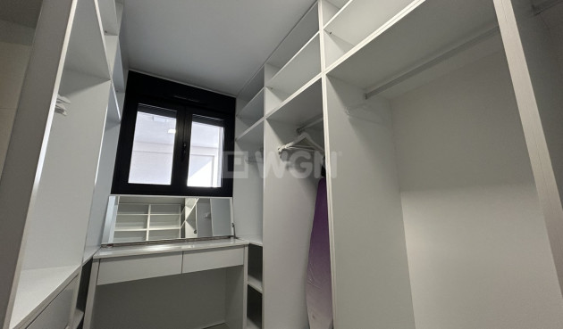 Odsprzedaż - Villa - Los Balcones - Costa Blanca