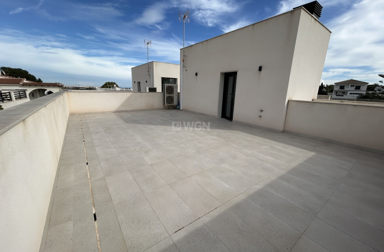 Odsprzedaż - Villa - Los Balcones - Costa Blanca