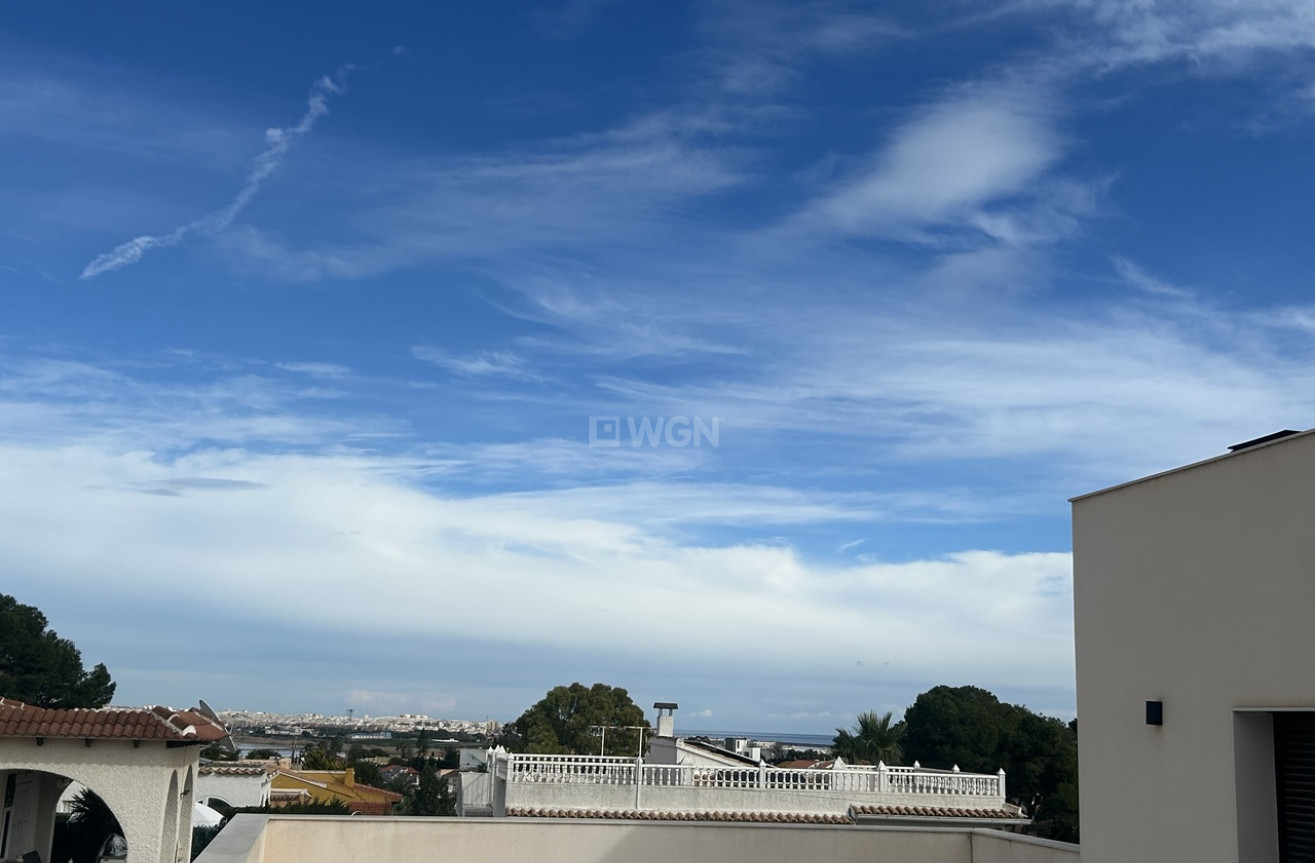 Odsprzedaż - Villa - Los Balcones - Costa Blanca