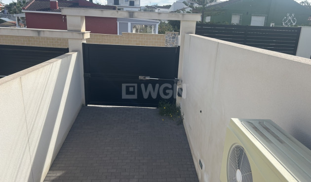 Odsprzedaż - Villa - Los Balcones - Costa Blanca