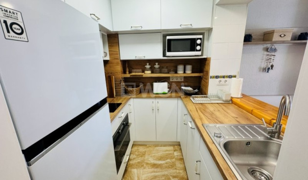 Odsprzedaż - Mieszkanie w bloku - La Mata - Costa Blanca