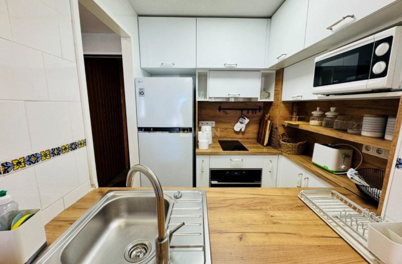 Odsprzedaż - Mieszkanie w bloku - La Mata - Costa Blanca