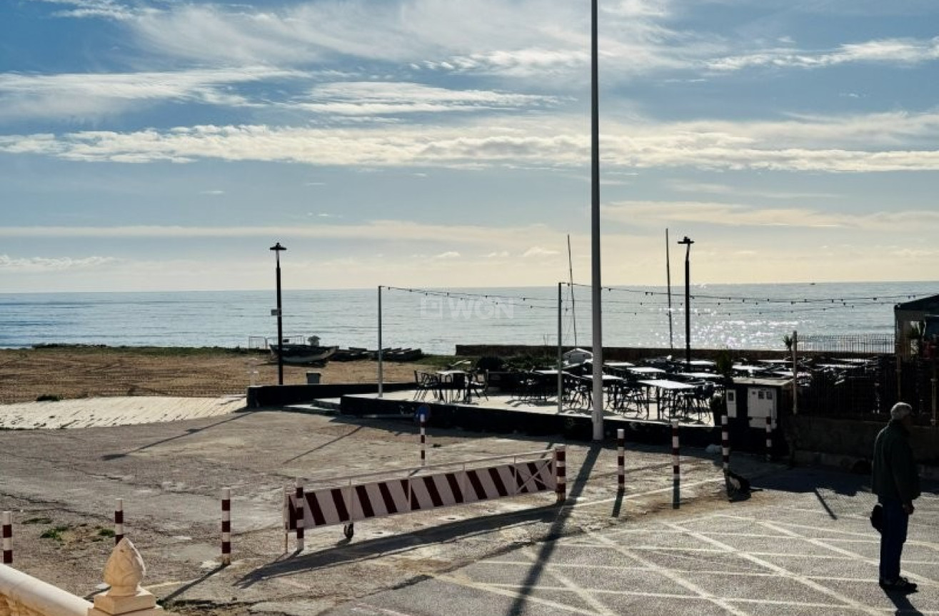 Odsprzedaż - Mieszkanie w bloku - La Mata - Costa Blanca