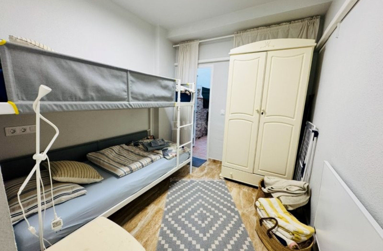 Odsprzedaż - Mieszkanie w bloku - La Mata - Costa Blanca