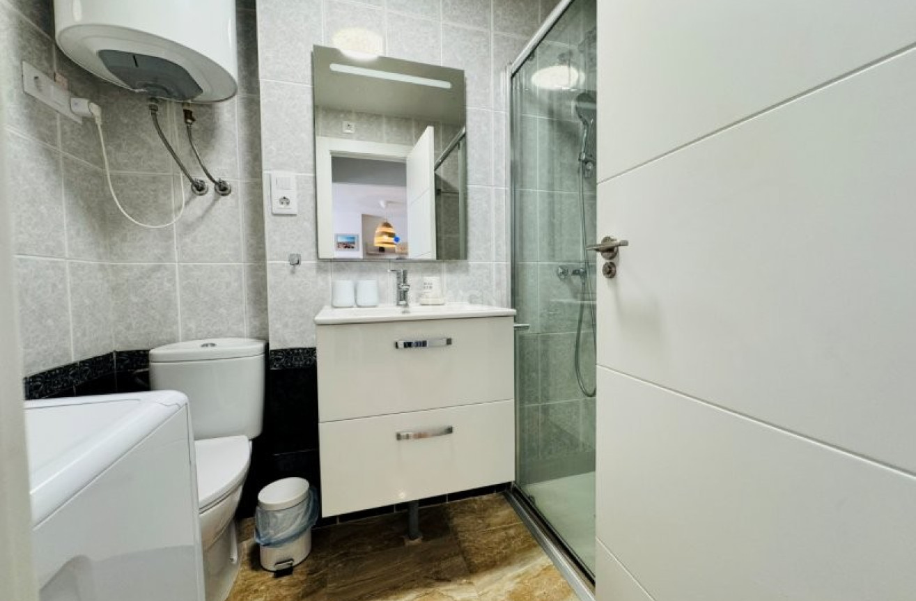 Odsprzedaż - Mieszkanie w bloku - La Mata - Costa Blanca