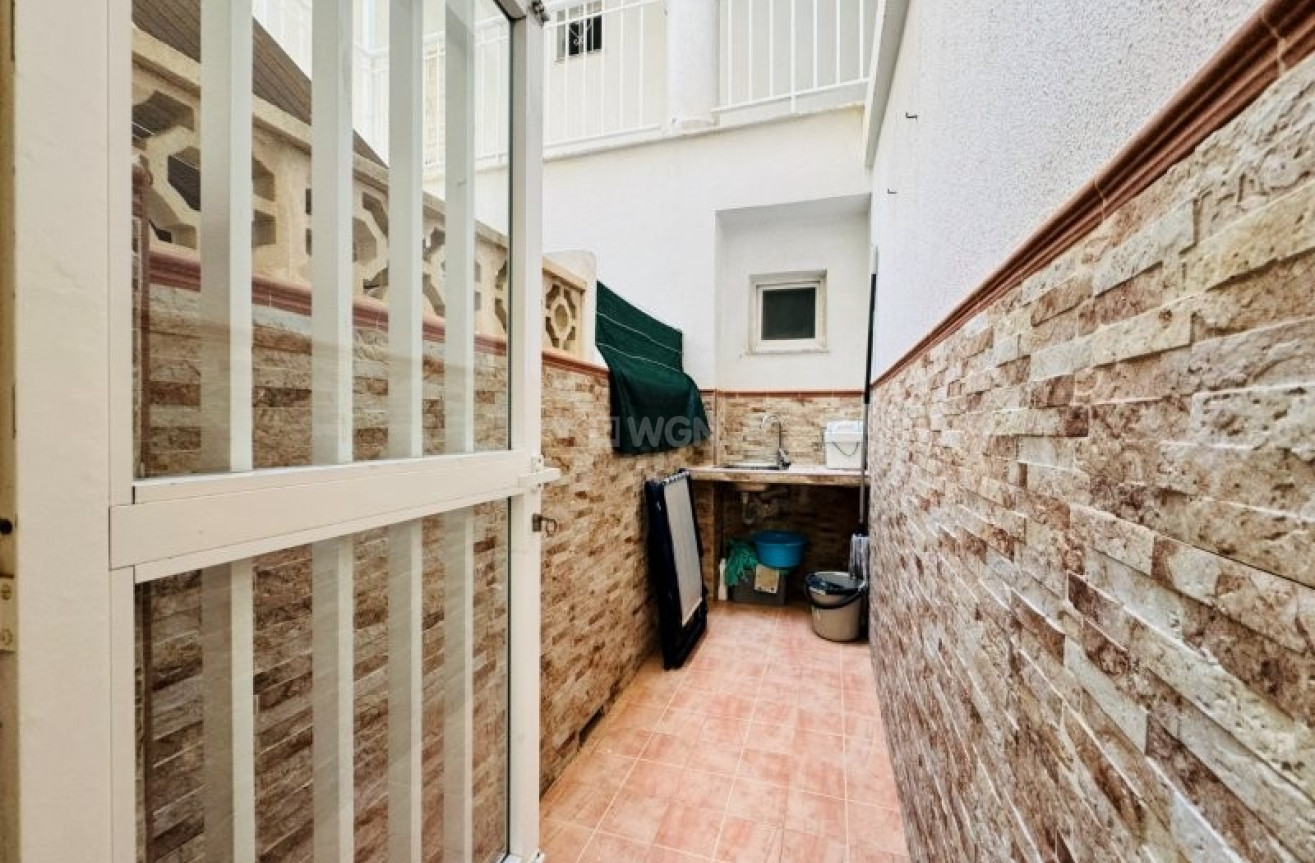 Odsprzedaż - Mieszkanie w bloku - La Mata - Costa Blanca