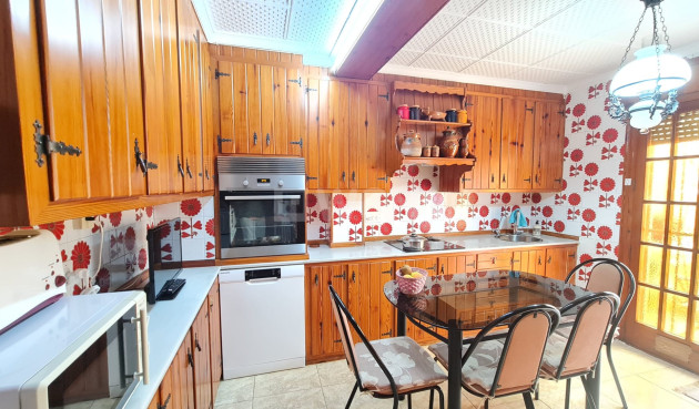 Odsprzedaż - Kamienica - Elda - Inland