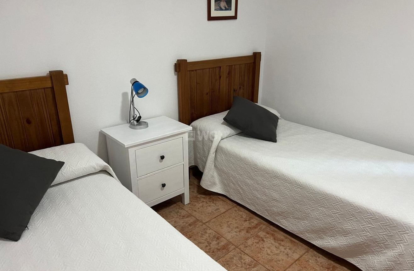 Odsprzedaż - Mieszkanie w bloku - Los Urrutias - Costa Calida