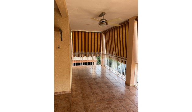 Odsprzedaż - Mieszkanie w bloku - Los Urrutias - Costa Calida