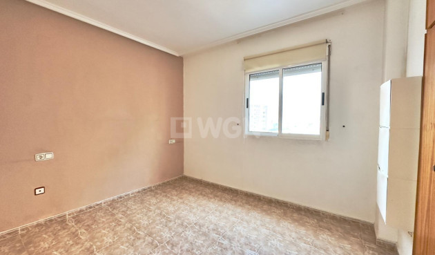 Odsprzedaż - Mieszkanie w bloku - Torrevieja - Playa del Cura