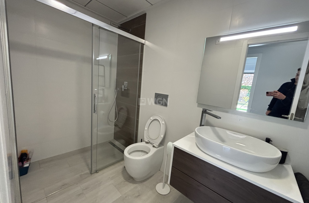 Odsprzedaż - Mieszkanie w bloku - Villamartin - Costa Blanca