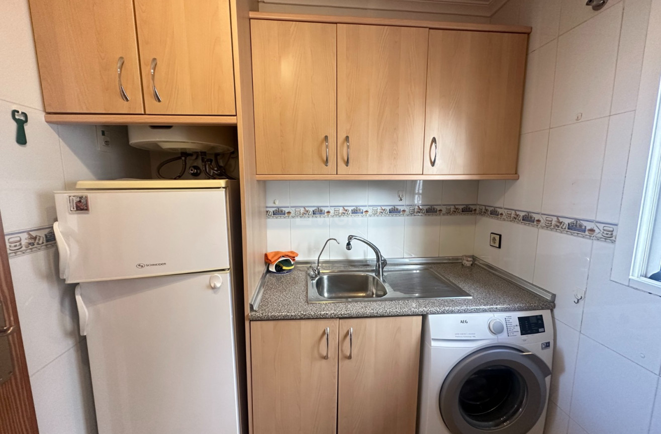 Odsprzedaż - Mieszkanie w bloku - Orihuela - Inland