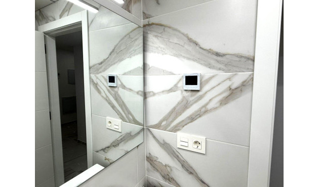 Odsprzedaż - Mieszkanie w bloku - Torrevieja - PARQUE DE LAS NACIONES