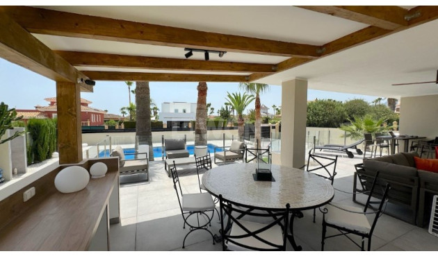 Odsprzedaż - Villa - Alfas del Pí - Costa Blanca