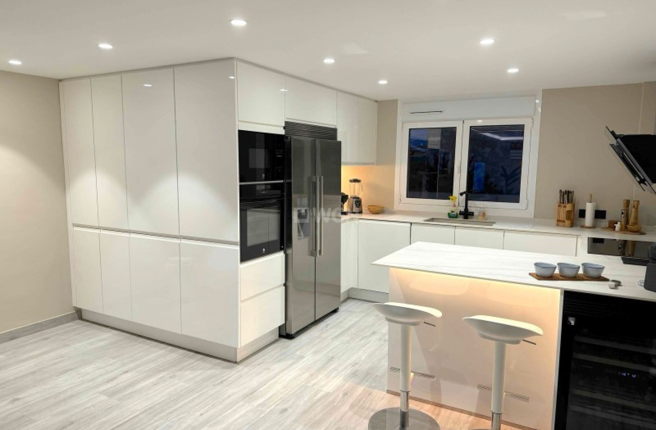 Odsprzedaż - Villa - Alfas del Pí - Costa Blanca