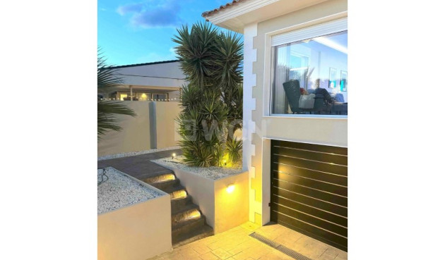 Odsprzedaż - Villa - Alfas del Pí - Costa Blanca