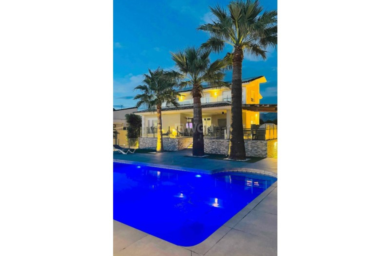 Odsprzedaż - Villa - Alfas del Pí - Costa Blanca
