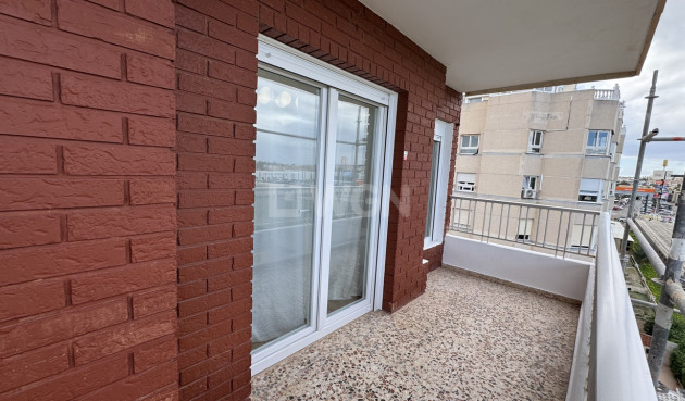 Odsprzedaż - Daszek - Punta Prima - Costa Blanca