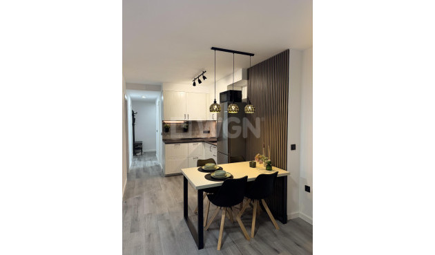 Odsprzedaż - Mieszkanie w bloku - Torrevieja - Curva Del Palangre