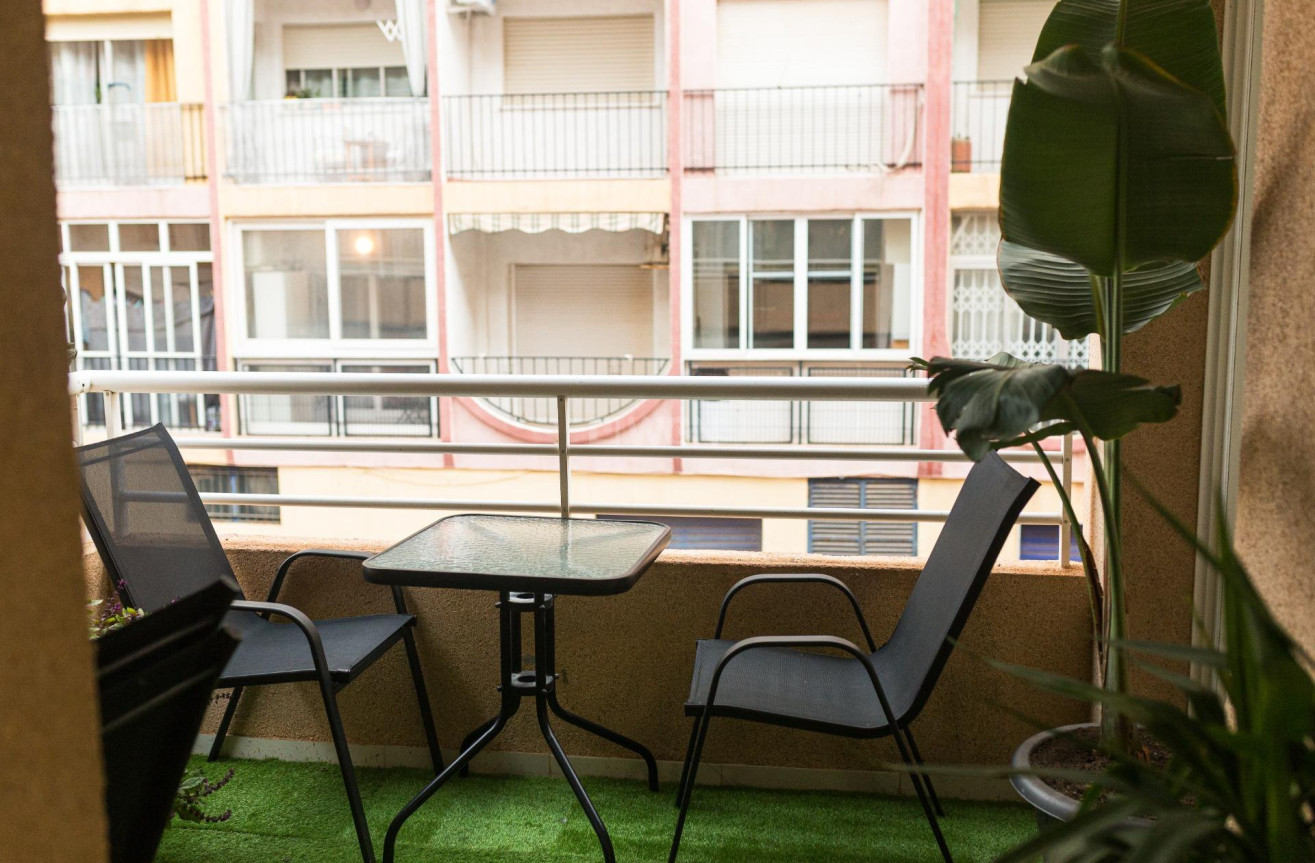 Odsprzedaż - Mieszkanie w bloku - Torrevieja - Curva Del Palangre