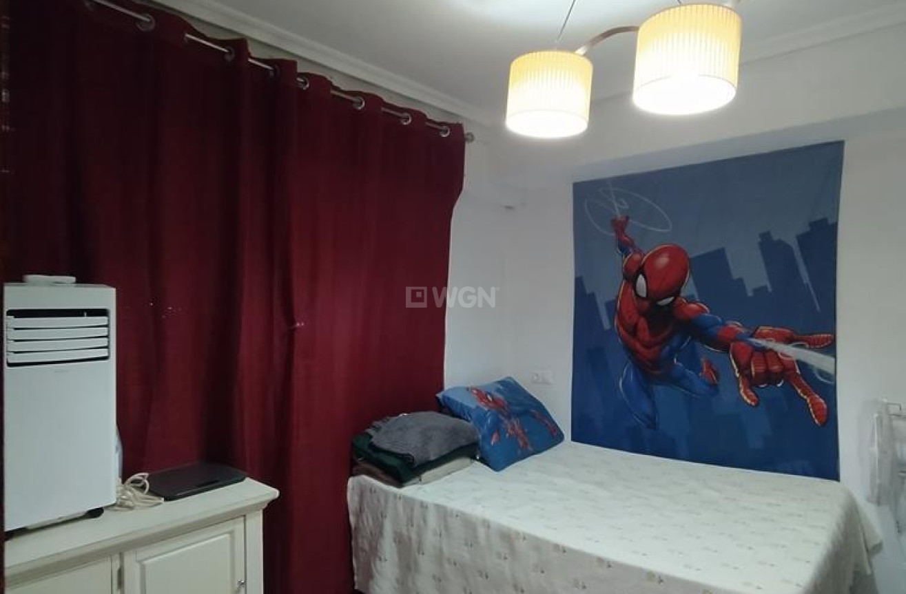 Odsprzedaż - Mieszkanie w bloku - Torrevieja - Punta Prima