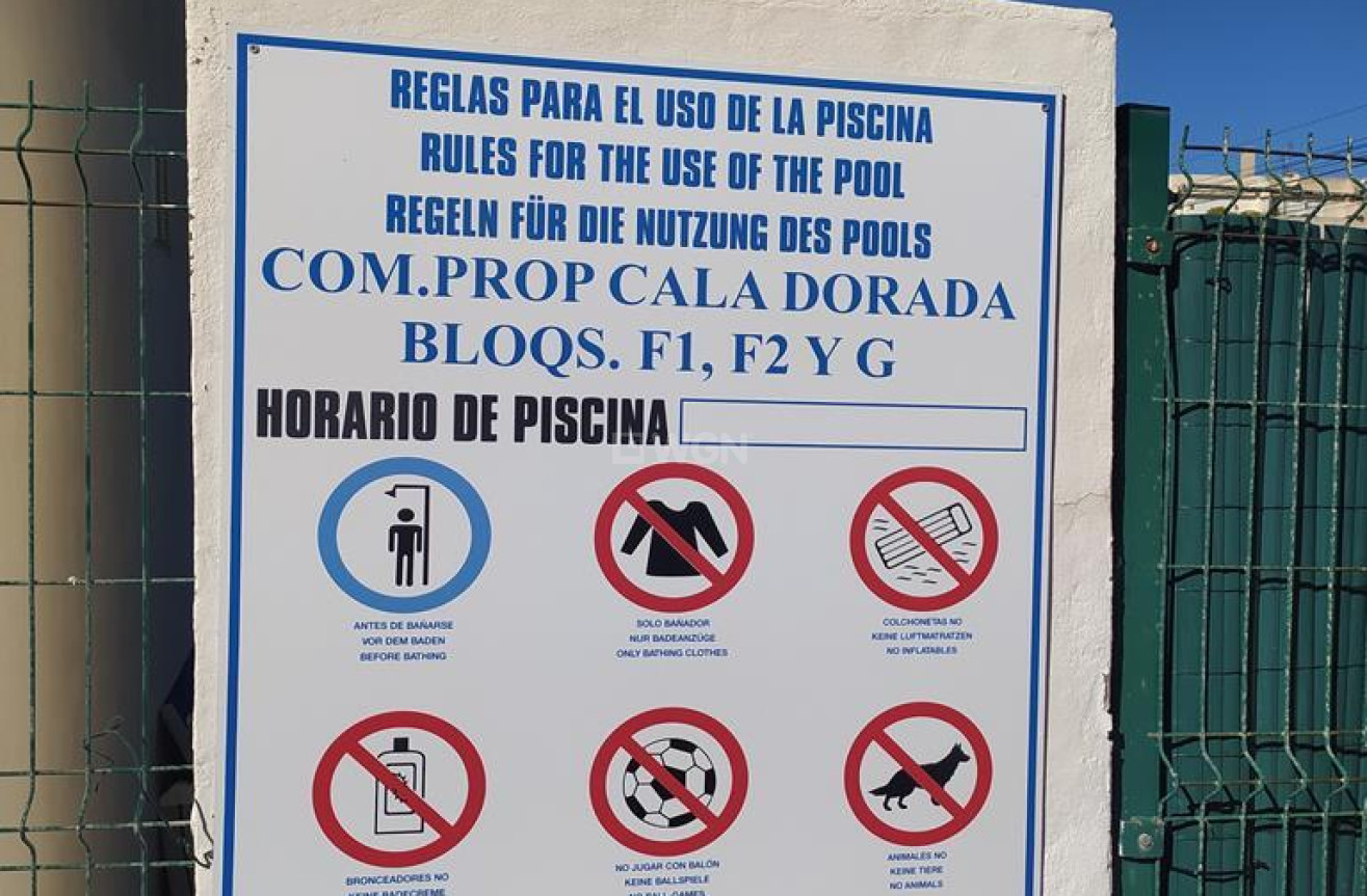 Odsprzedaż - Mieszkanie w bloku - Torrevieja - Punta Prima