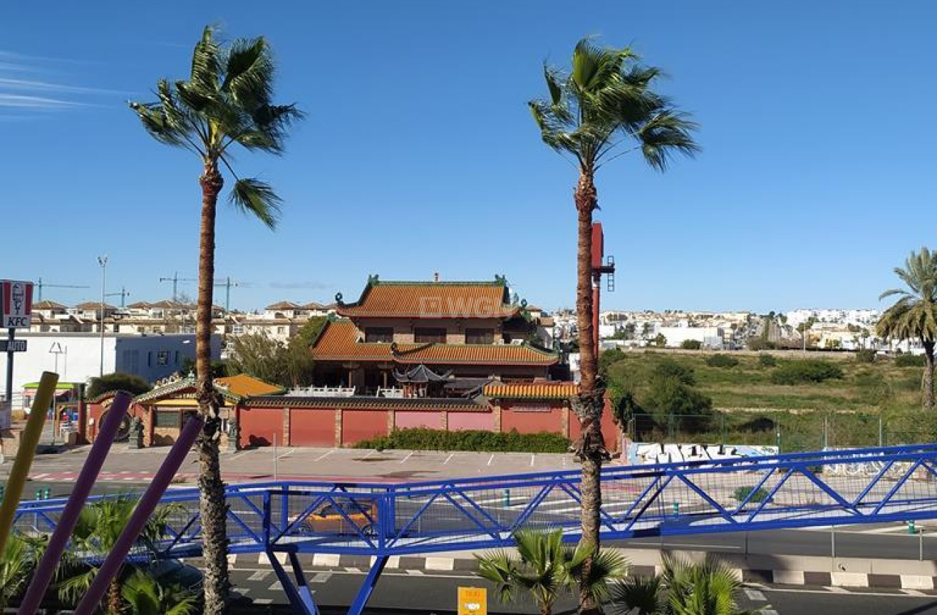 Odsprzedaż - Mieszkanie w bloku - Torrevieja - Punta Prima