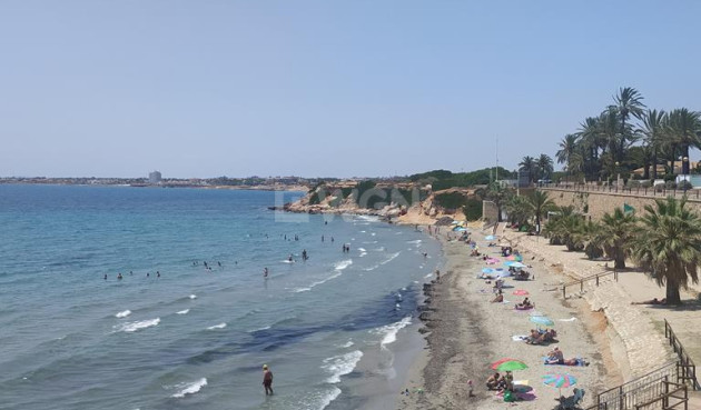 Odsprzedaż - Mieszkanie w bloku - Torrevieja - Punta Prima