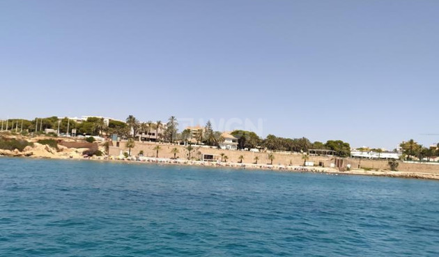Odsprzedaż - Mieszkanie w bloku - Torrevieja - Punta Prima