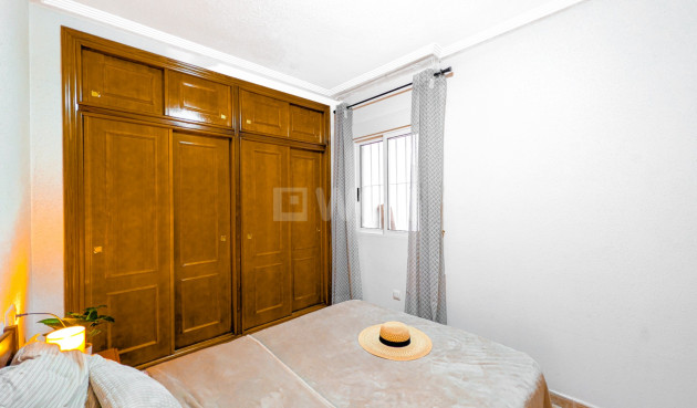 Odsprzedaż - Mieszkanie w bloku - Torrevieja - Costa Blanca