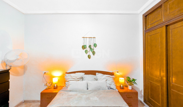 Odsprzedaż - Mieszkanie w bloku - Torrevieja - Costa Blanca