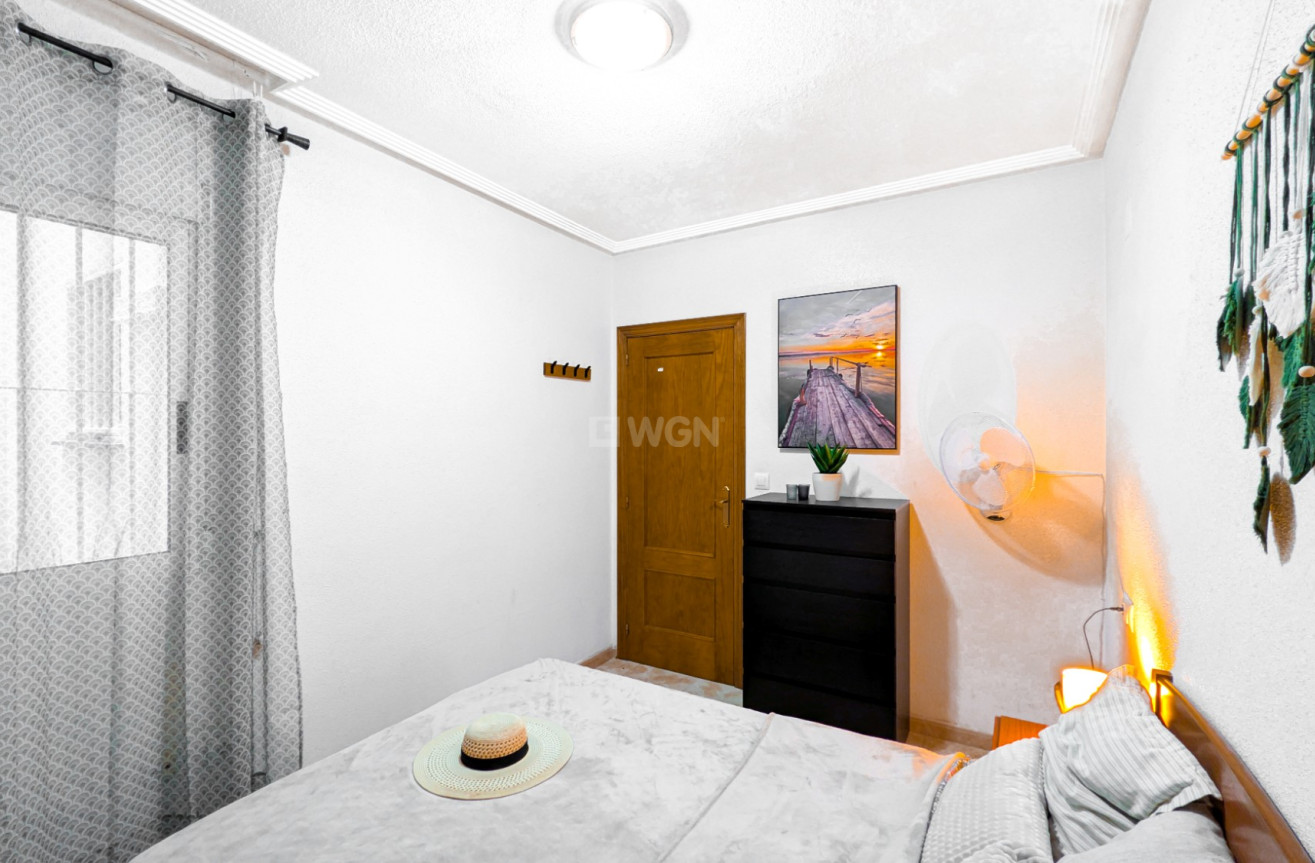 Odsprzedaż - Mieszkanie w bloku - Torrevieja - Costa Blanca